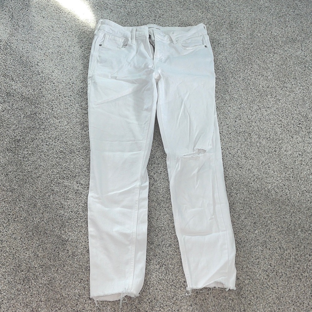 Old navy white distressed rockstar skinny jeans